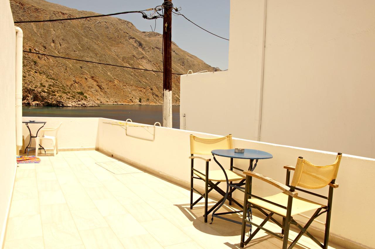 Madares Hotel Loutro Eksteriør billede