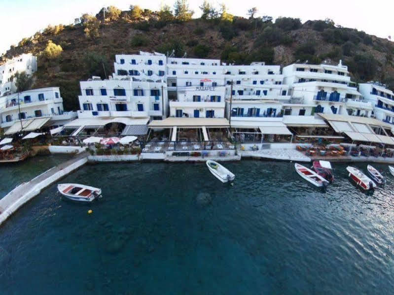 Madares Hotel Loutro Eksteriør billede