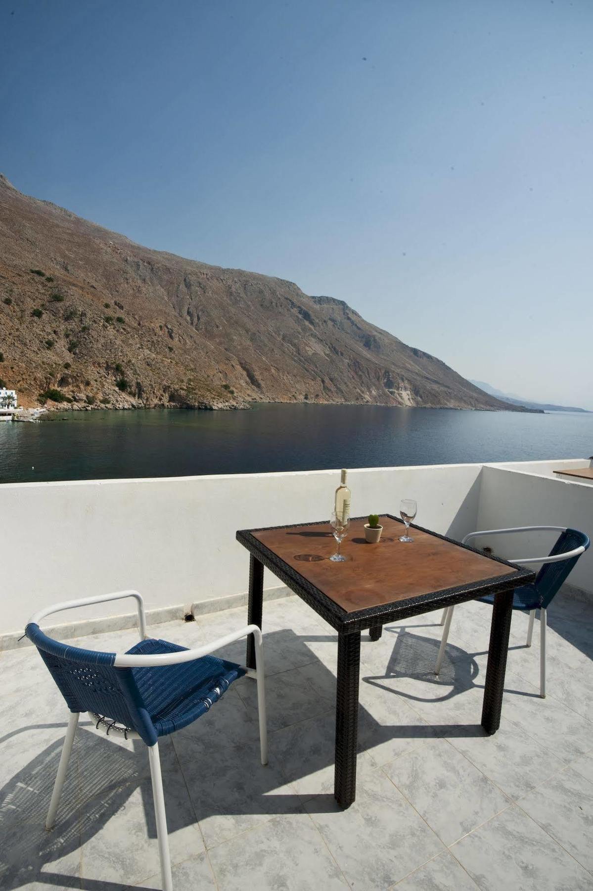 Madares Hotel Loutro Eksteriør billede